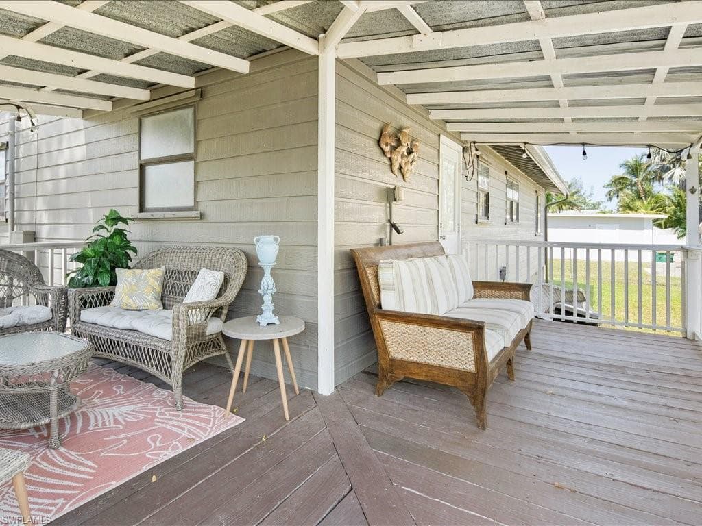 2469 Florida AVE, NAPLES FL 34112-28