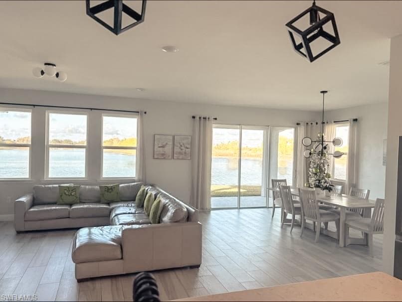 2038 Grove DR, NAPLES FL 34120-1