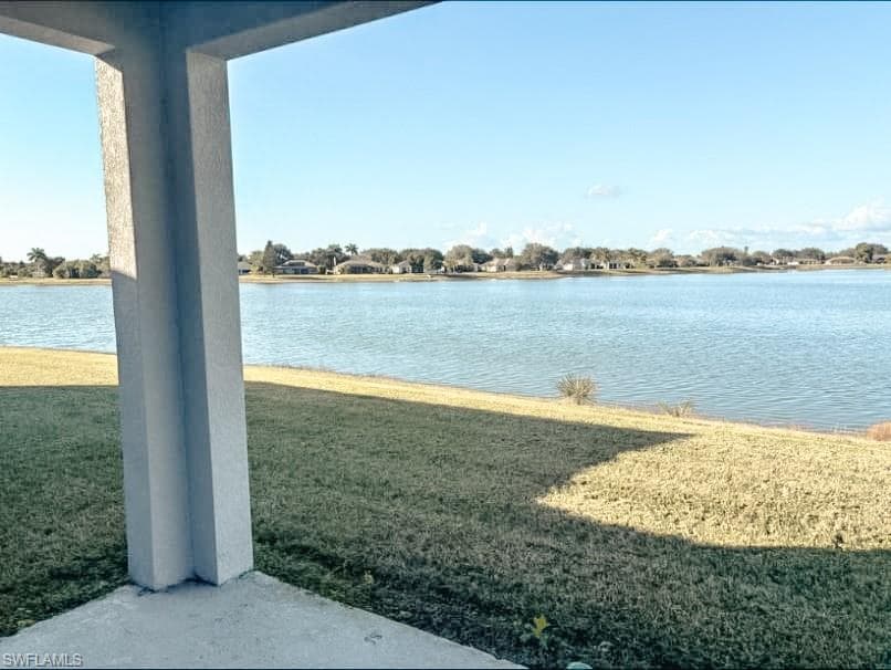 2038 Grove DR, NAPLES FL 34120-10