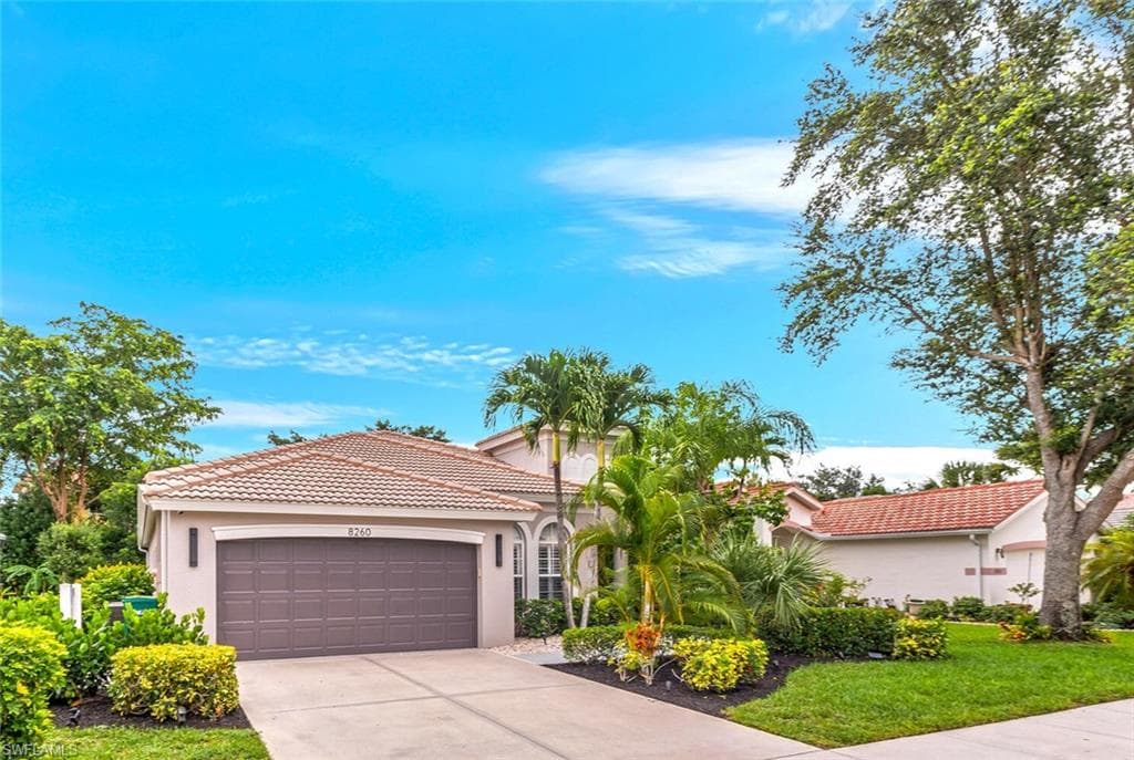 8260 Laurel Lakes BLVD, NAPLES FL 34119-1