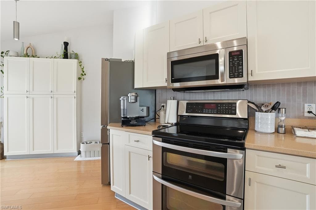 5435 Worthington LN # 204, NAPLES FL 34110-18