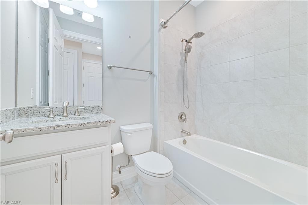 3132 Royal Gardens AVE, FORT MYERS FL 33916-32