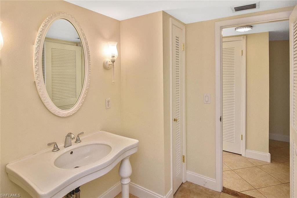 13511 Stratford Place CIR # 302, FORT MYERS FL 33919-23