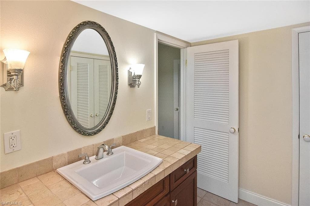 13511 Stratford Place CIR # 302, FORT MYERS FL 33919-32