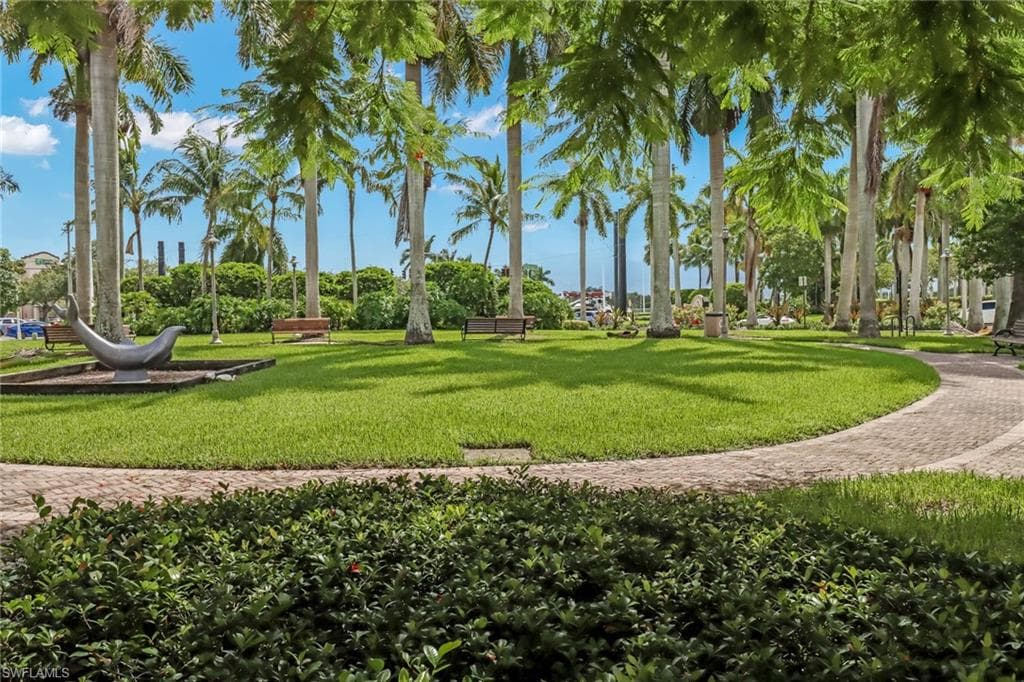 1351 Curlew AVE # 104, NAPLES FL 34102-35