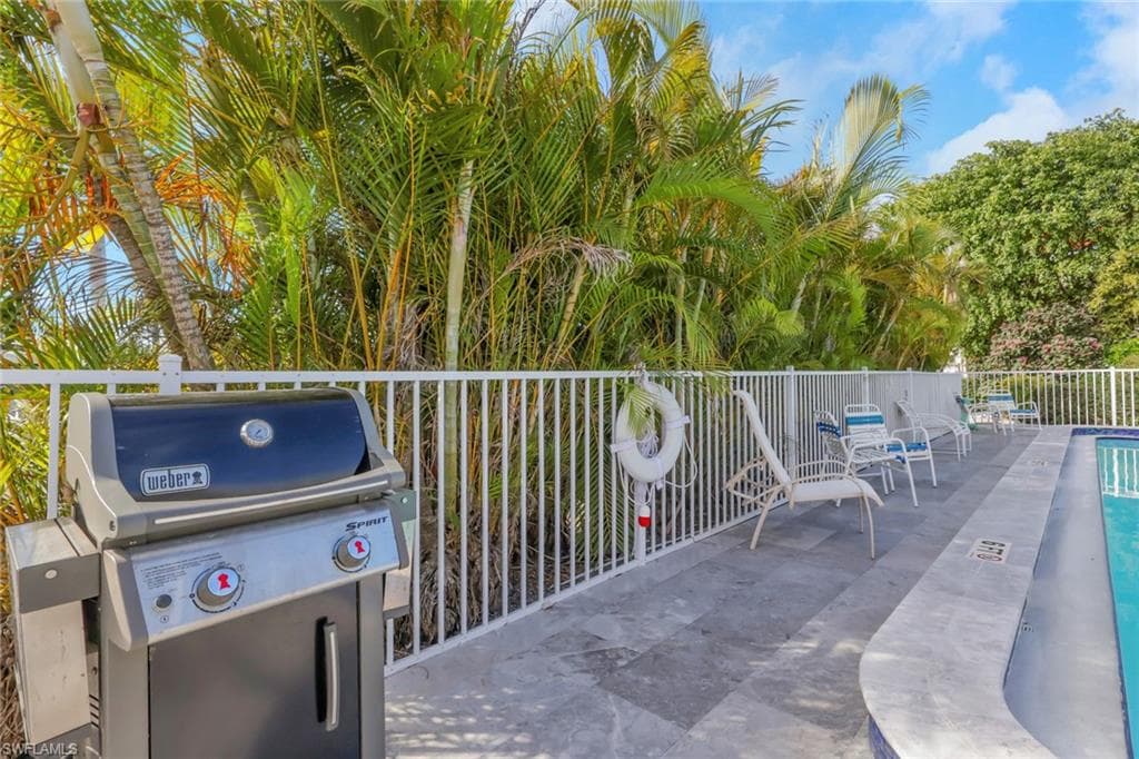1351 Curlew AVE # 104, NAPLES FL 34102-31