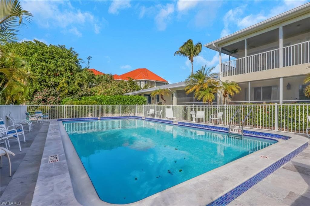 1351 Curlew AVE # 104, NAPLES FL 34102-29