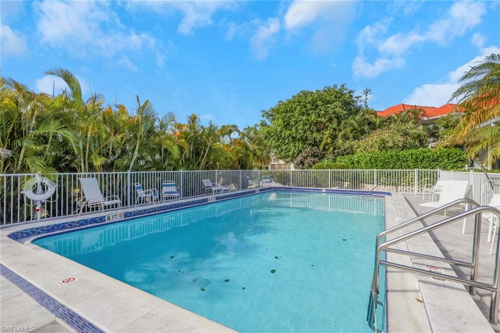 1351 Curlew AVE # 104, NAPLES FL 34102-30