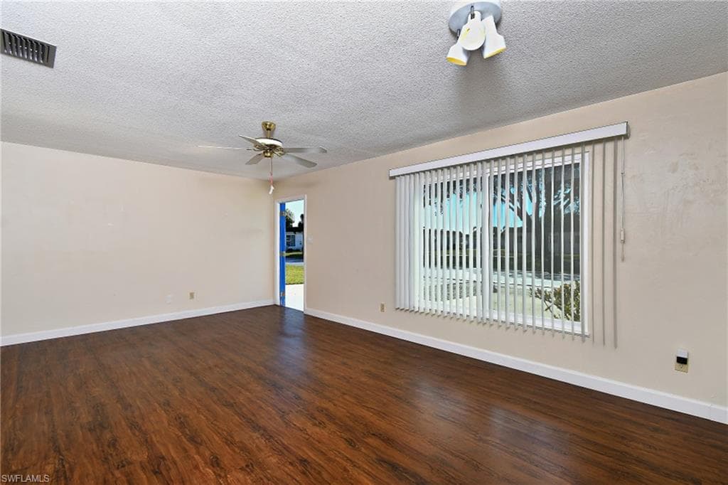 13 Hamlin CT, LEHIGH ACRES FL 33936-6