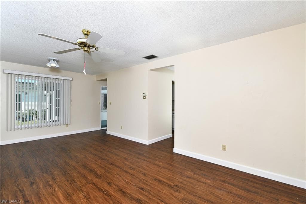 13 Hamlin CT, LEHIGH ACRES FL 33936-8