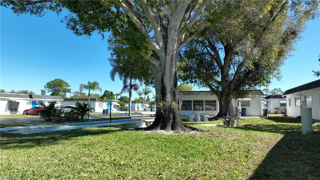 13 Hamlin CT, LEHIGH ACRES FL 33936-28