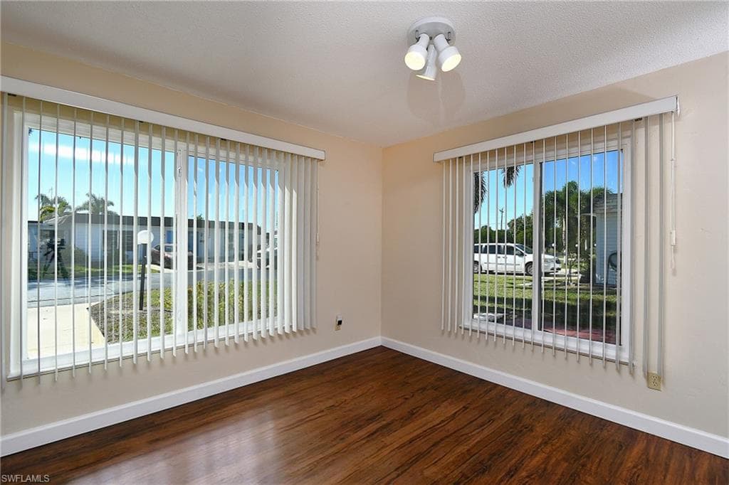 13 Hamlin CT, LEHIGH ACRES FL 33936-7