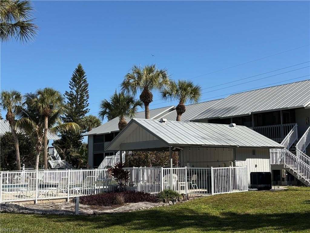 1251 7th AVE N # 306, NAPLES FL 34102-14