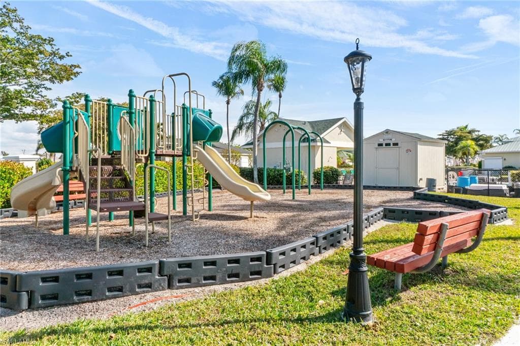 1777 Emerald Cove CIR-40