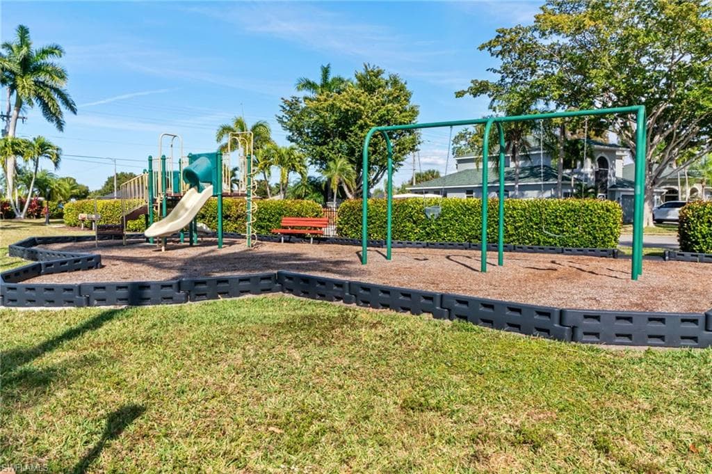 1777 Emerald Cove CIR-39