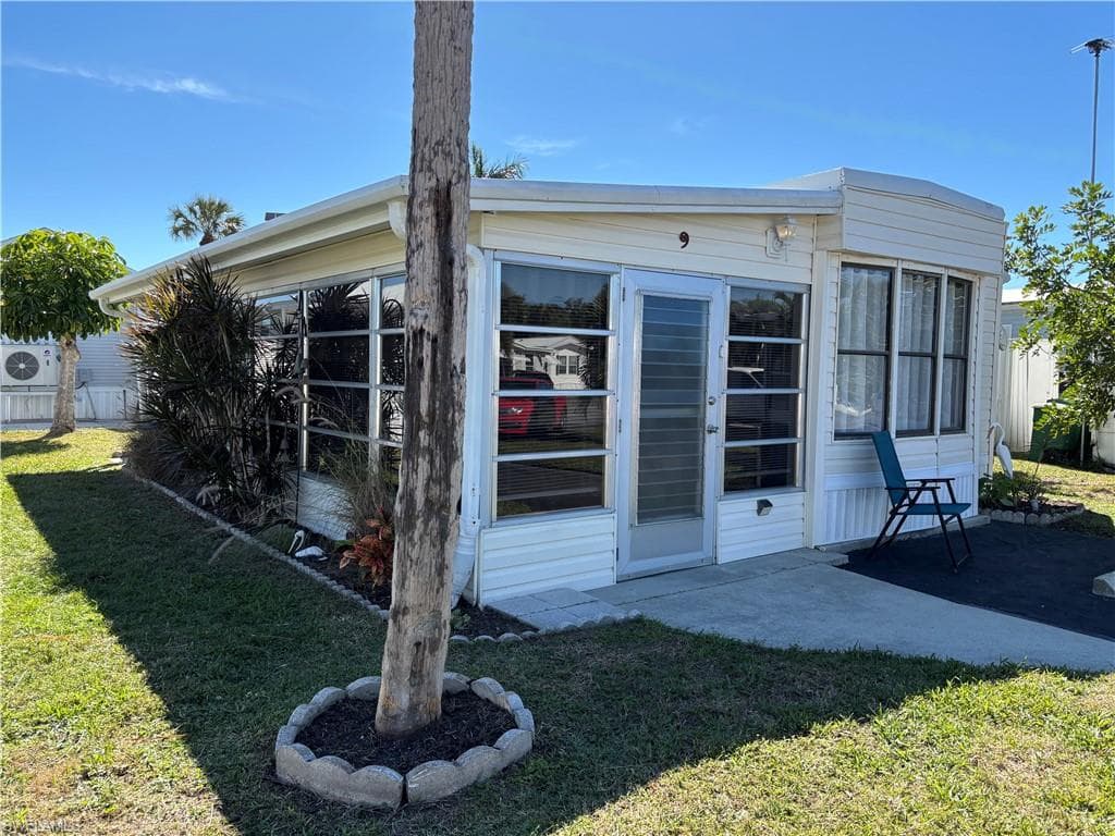 9 Jade DR # 9J, NAPLES FL 34114-1