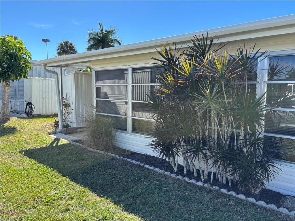 9 Jade DR # 9J, NAPLES FL 34114-2