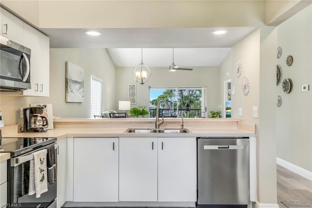 7360 Glenmoor LN # 4301, NAPLES FL 34104-1