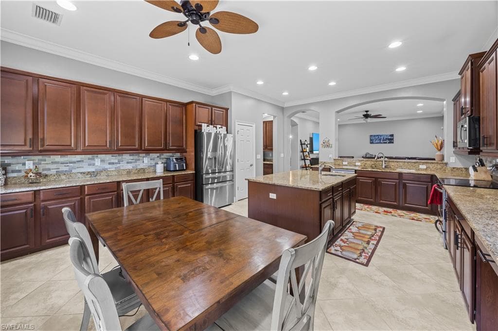 8250 Sumner AVE, FORT MYERS FL 33908-11