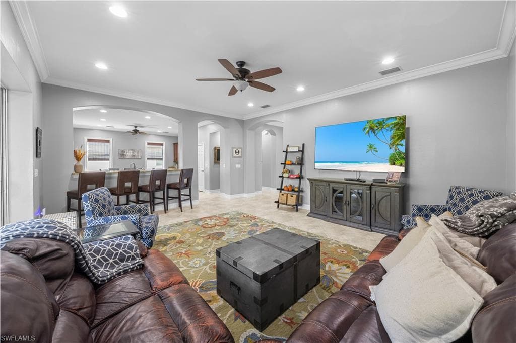 8250 Sumner AVE, FORT MYERS FL 33908-8