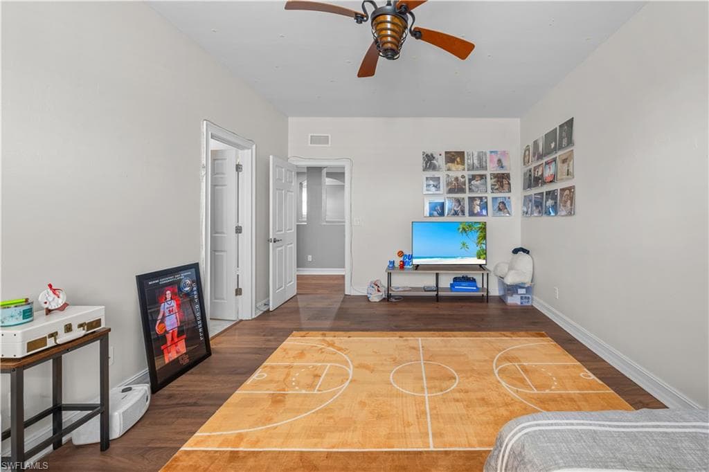 8250 Sumner AVE, FORT MYERS FL 33908-30