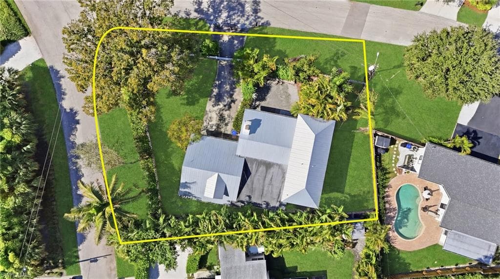 1260 Forest AVE, NAPLES FL 34102-1