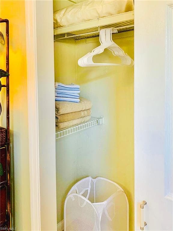 814 109th AVE N, NAPLES FL 34108-25