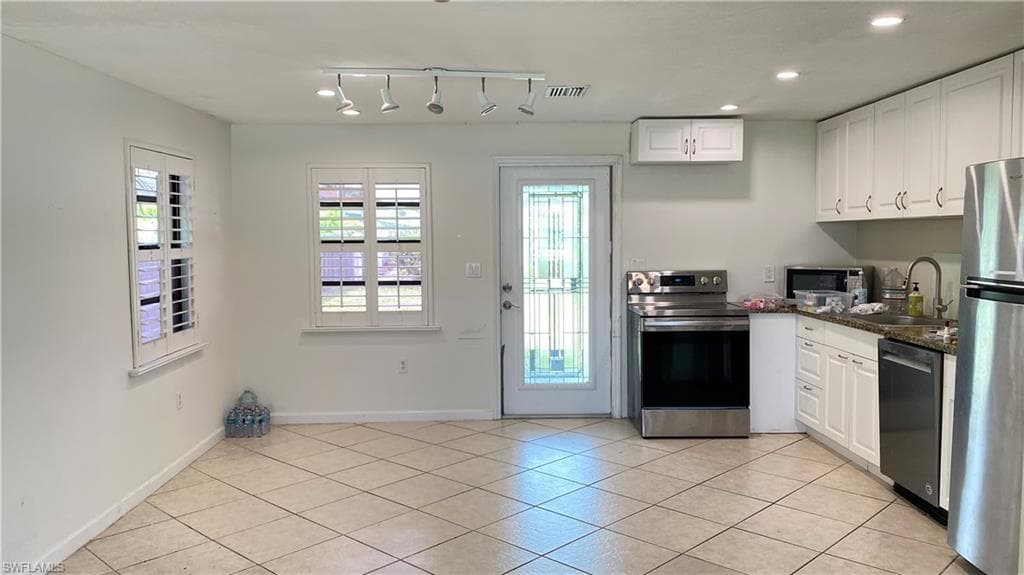 814 109th AVE N, NAPLES FL 34108-6