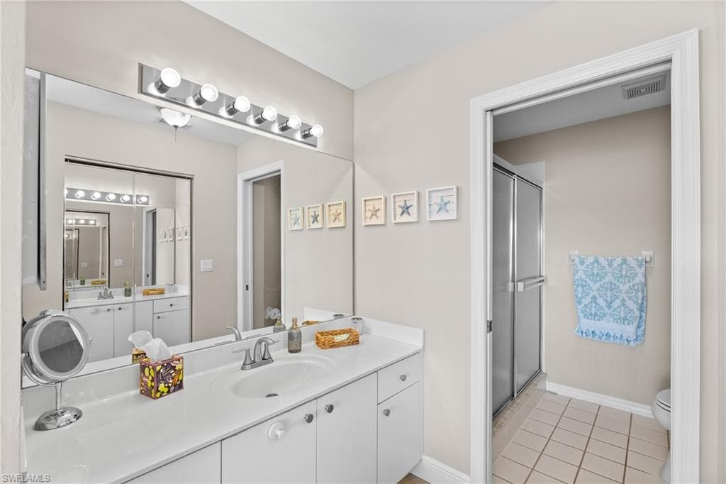 541 Windsor SQ-16