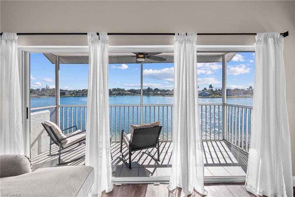 541 Windsor SQ-9