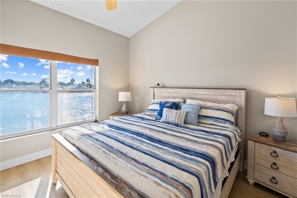 541 Windsor SQ-14
