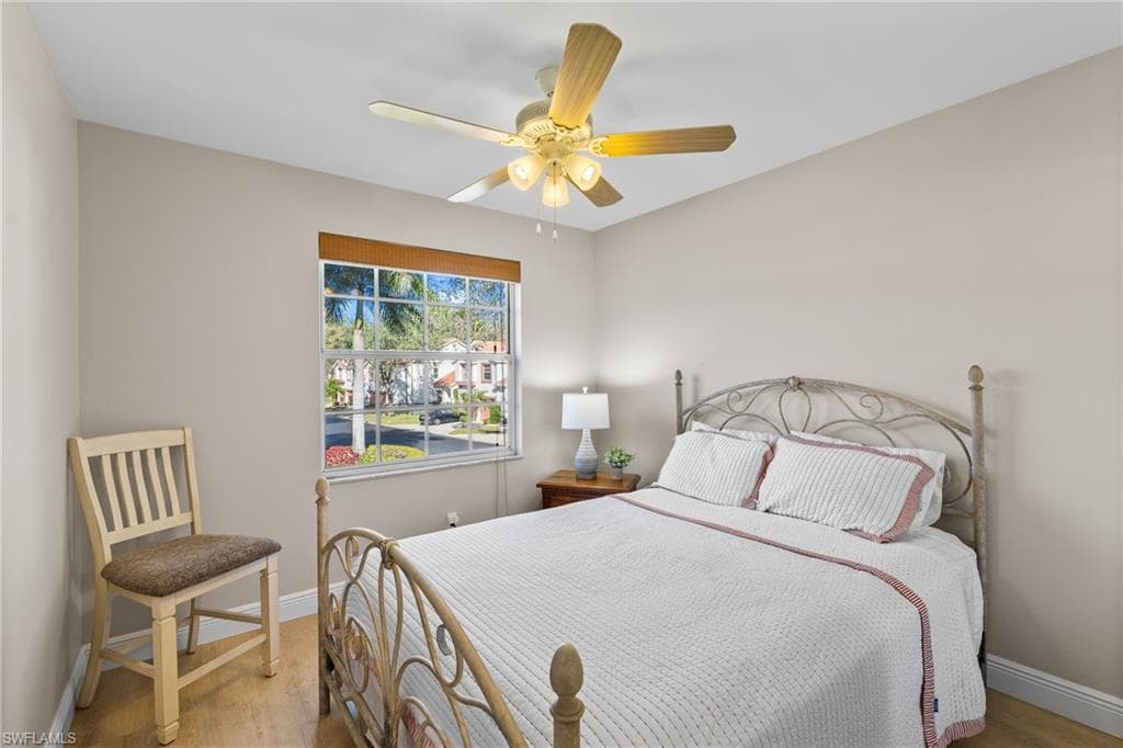 541 Windsor SQ-18