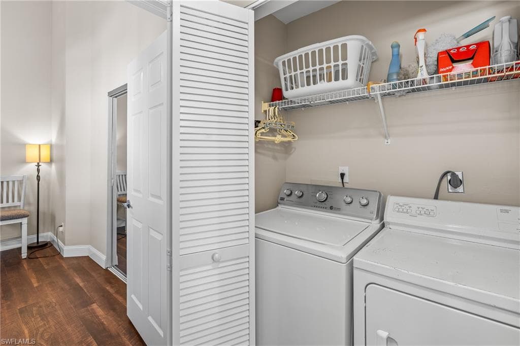 541 Windsor SQ-20