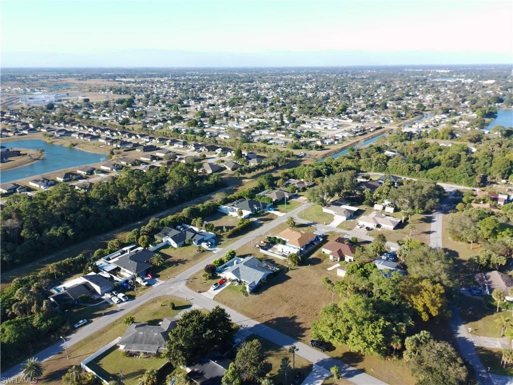 33 Eustis AVE, LEHIGH ACRES FL 33936-2