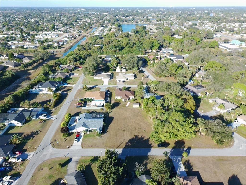33 Eustis AVE, LEHIGH ACRES FL 33936-7