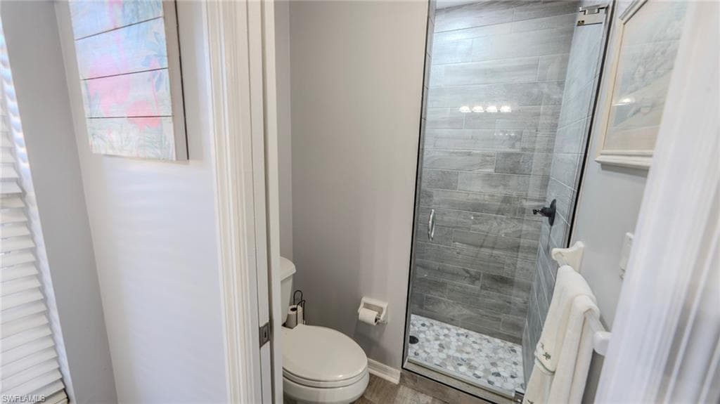 22638 FOREST VIEW DR-26