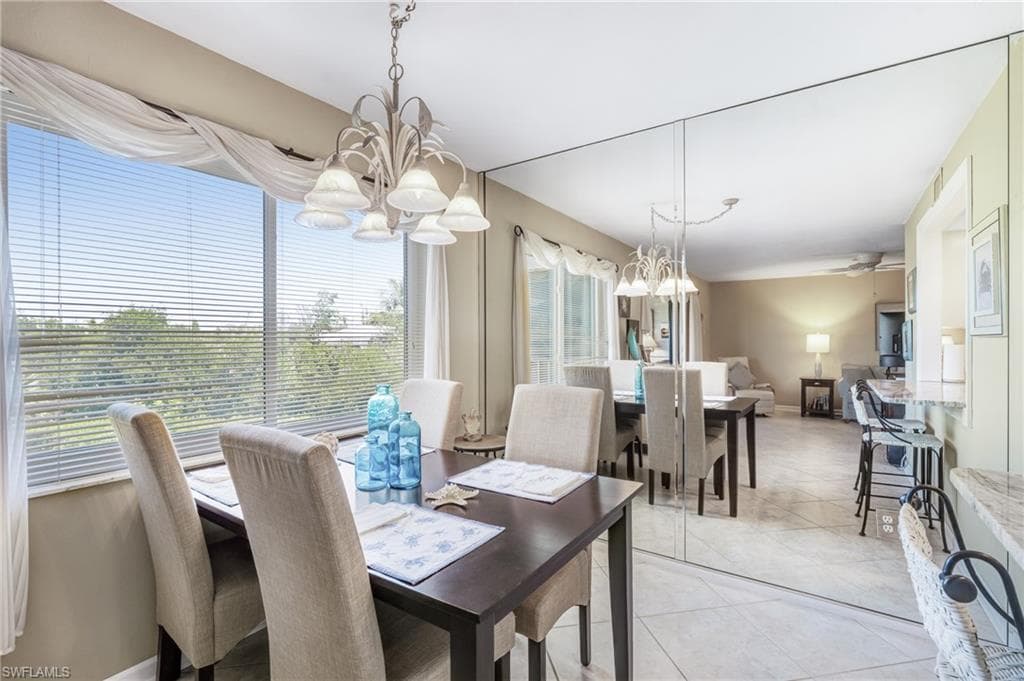 5261 Blue Crab CIR 5-9