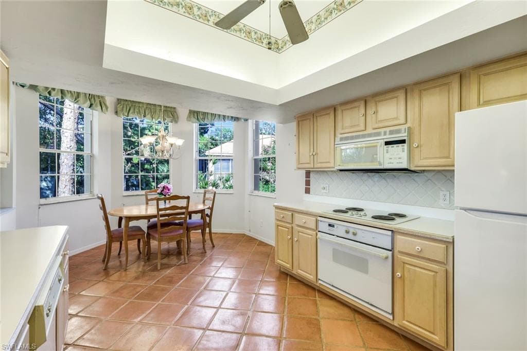 15117 Royal Fern CT # A201, NAPLES FL 34110-8