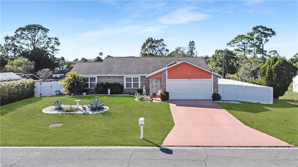 15 Maryland RD, LEHIGH ACRES FL 33936-1