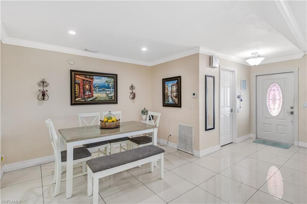 15 Maryland RD, LEHIGH ACRES FL 33936-5