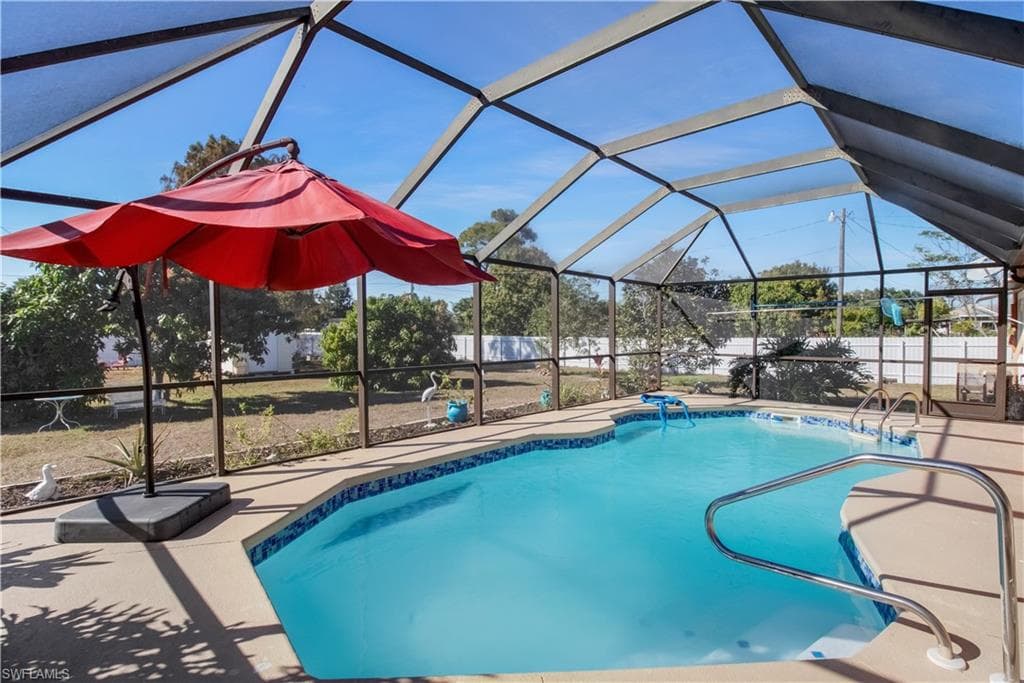 15 Maryland RD, LEHIGH ACRES FL 33936-4