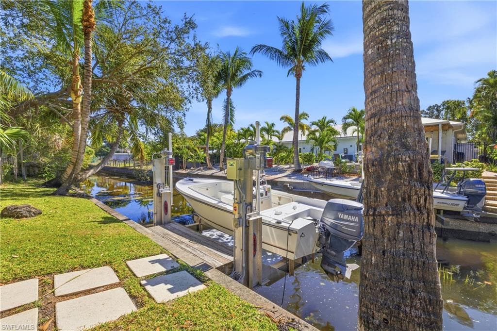 1150 Vesper DR, FORT MYERS FL 33901-22