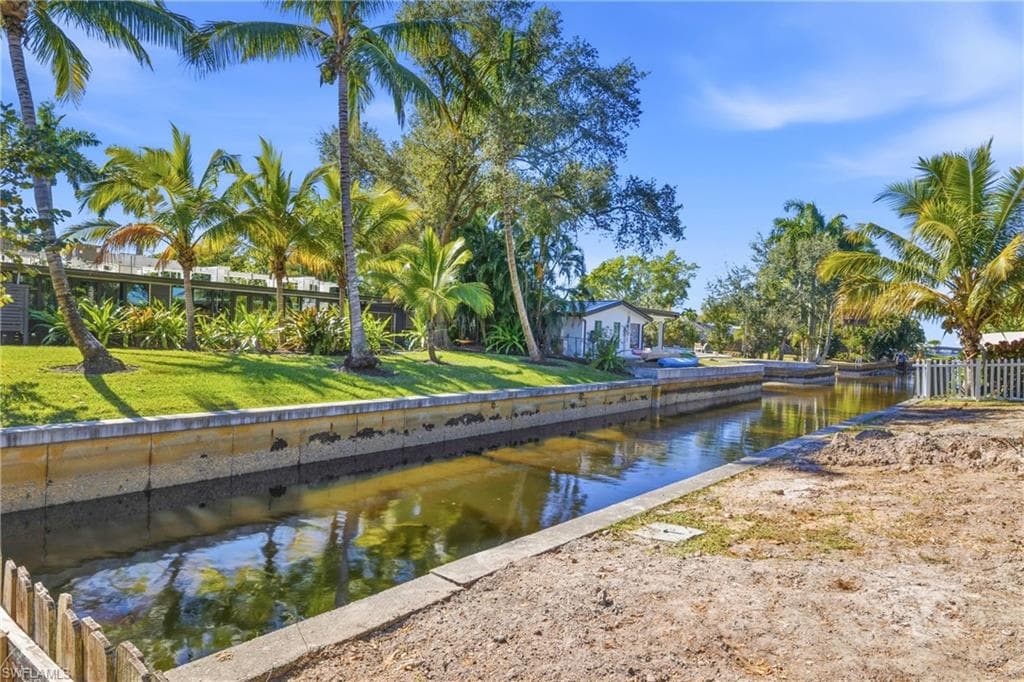 1150 Vesper DR, FORT MYERS FL 33901-24