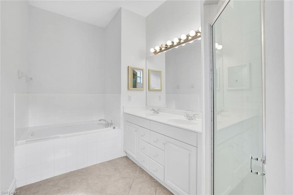 8206 Sanctuary DR # 1, NAPLES FL 34104-22