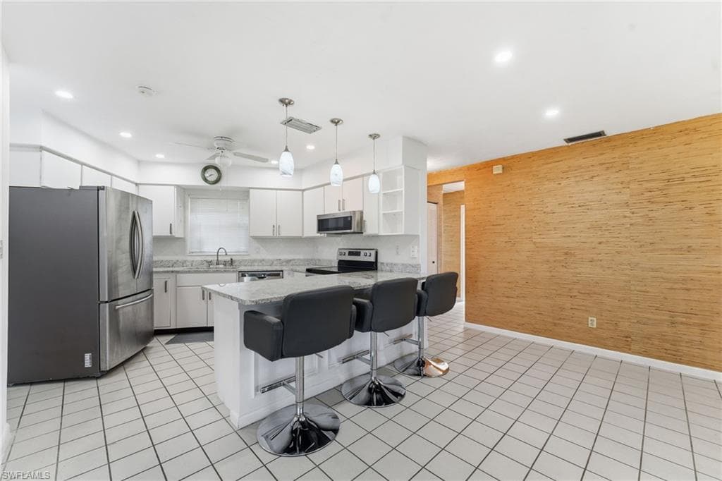 4 E Greens CIR, LEHIGH ACRES FL 33936-3