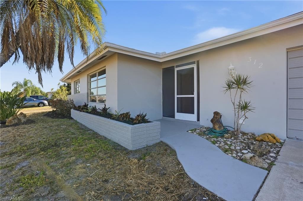 312 Hollywood ST, LEHIGH ACRES FL 33936-5