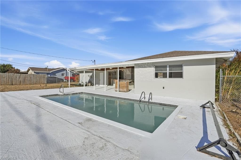 312 Hollywood ST, LEHIGH ACRES FL 33936-35