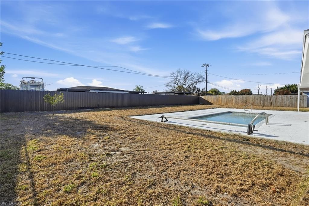 312 Hollywood ST, LEHIGH ACRES FL 33936-37