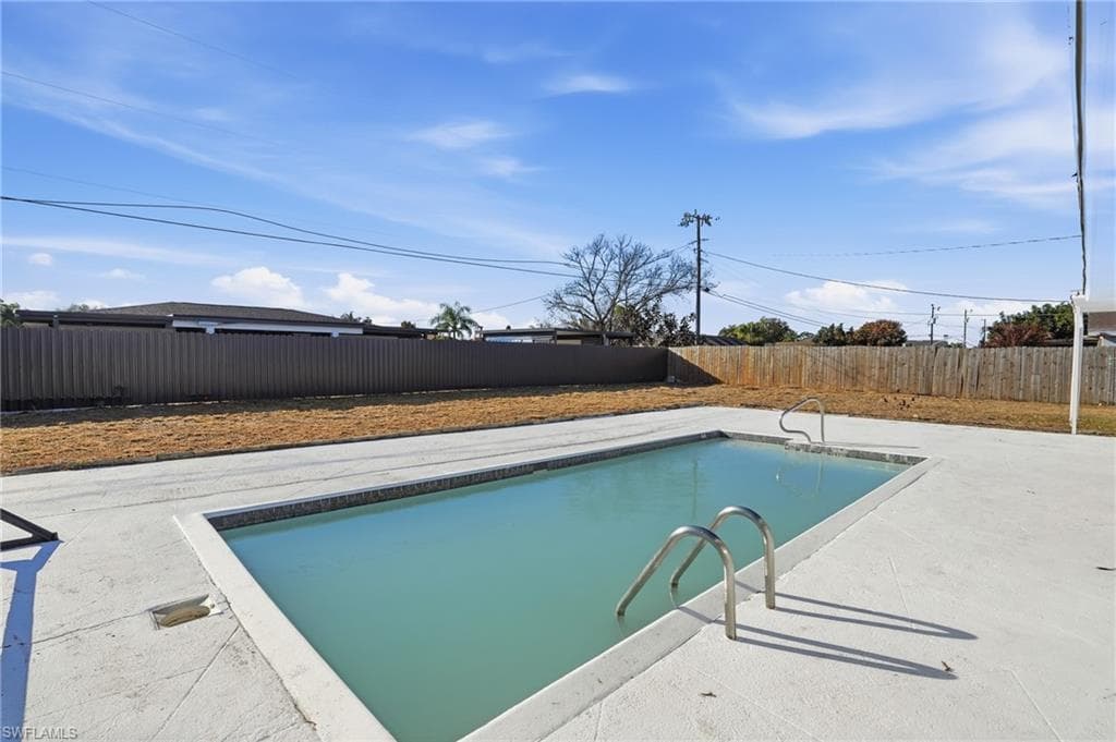 312 Hollywood ST, LEHIGH ACRES FL 33936-36