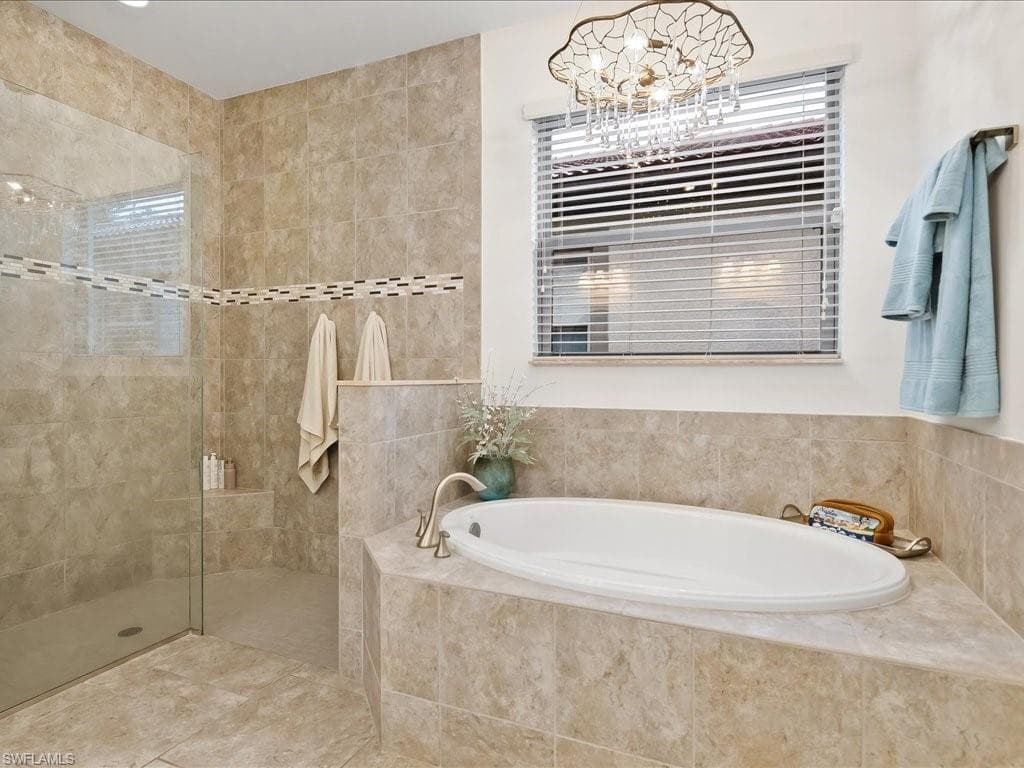 16242 Aberdeen WAY, NAPLES FL 34110-16